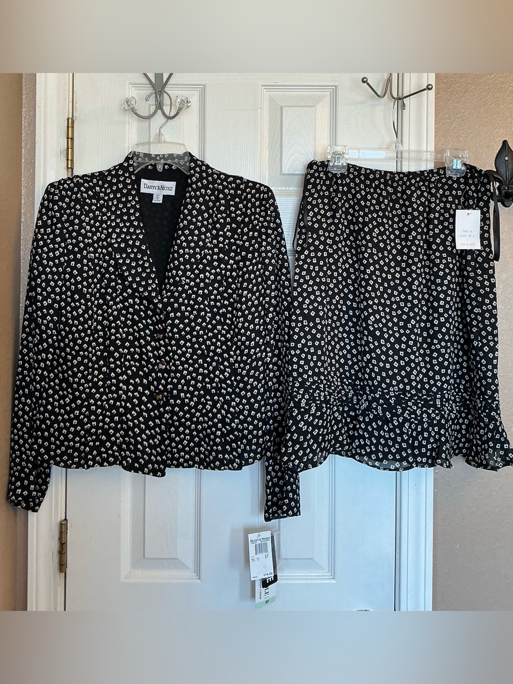Danny & Nicole black patterned long sleeve blazer & ruffle hem skirt size 8P NWT - Picture 2 of 11